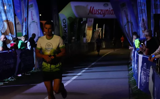 Pobiegli na Milę! Bieg dostarczył zawodnikom sporo wrażeń [WIDEO] - 37